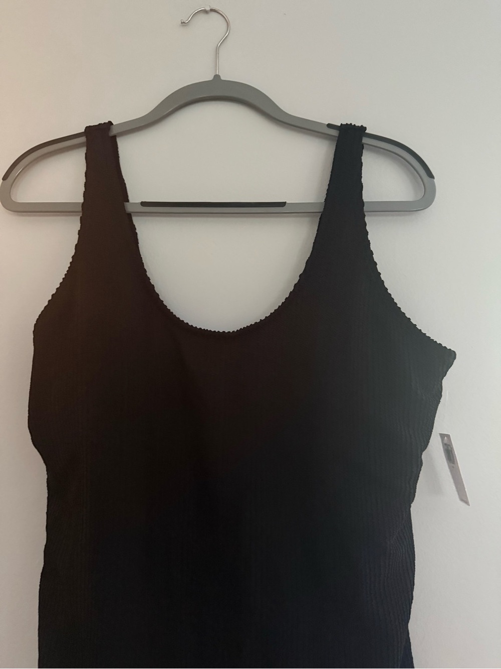 Old Navy Black Ribbed Scoop Neck One-Piece Swimsuit - Picture 7 of 7